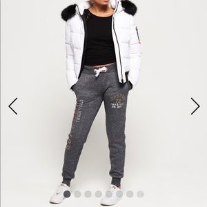 BRAND NEW: Superdry track & field jogger - grey
